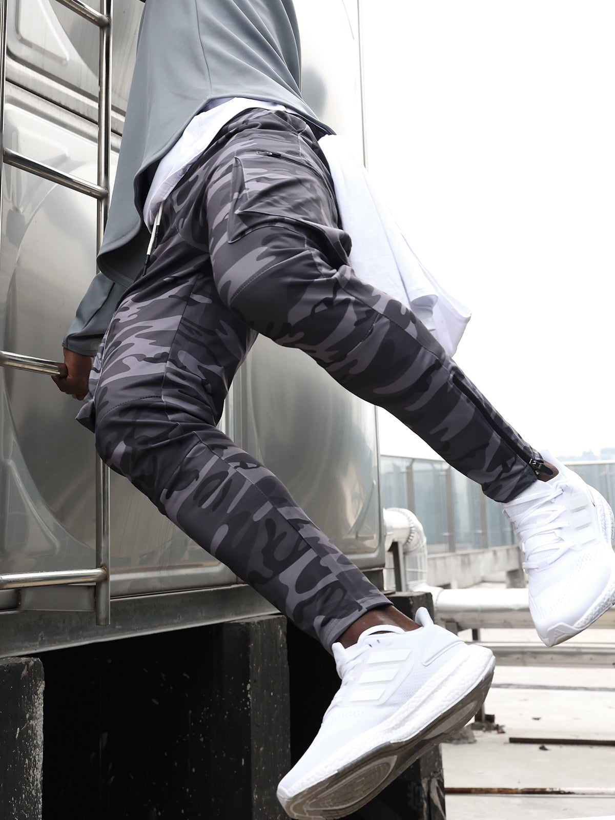 Versatile All-Season Tactical Cargo Jogger