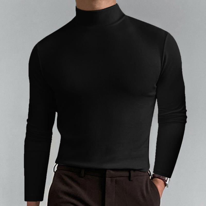 Maglie a maniche lunghe a collo alto di uomini casuali