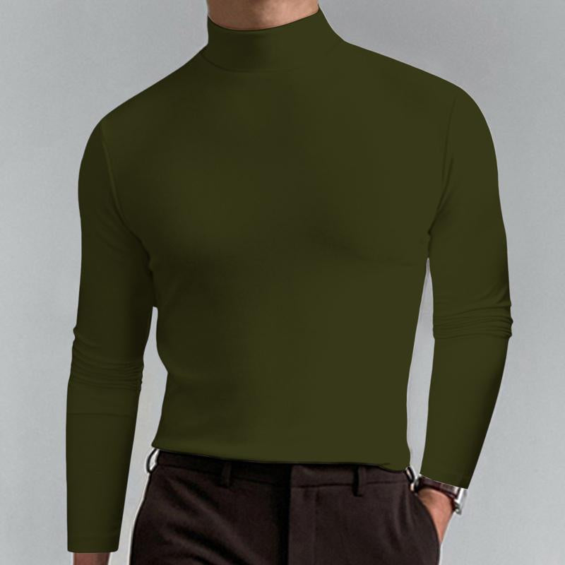 Maglie a maniche lunghe a collo alto di uomini casuali