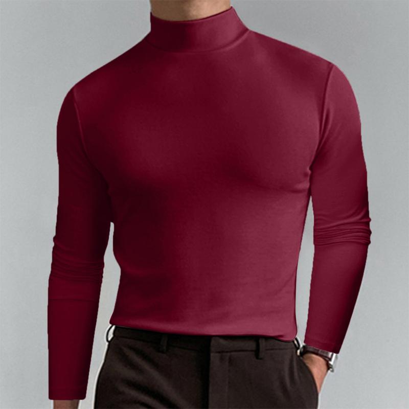 Maglie a maniche lunghe a collo alto di uomini casuali