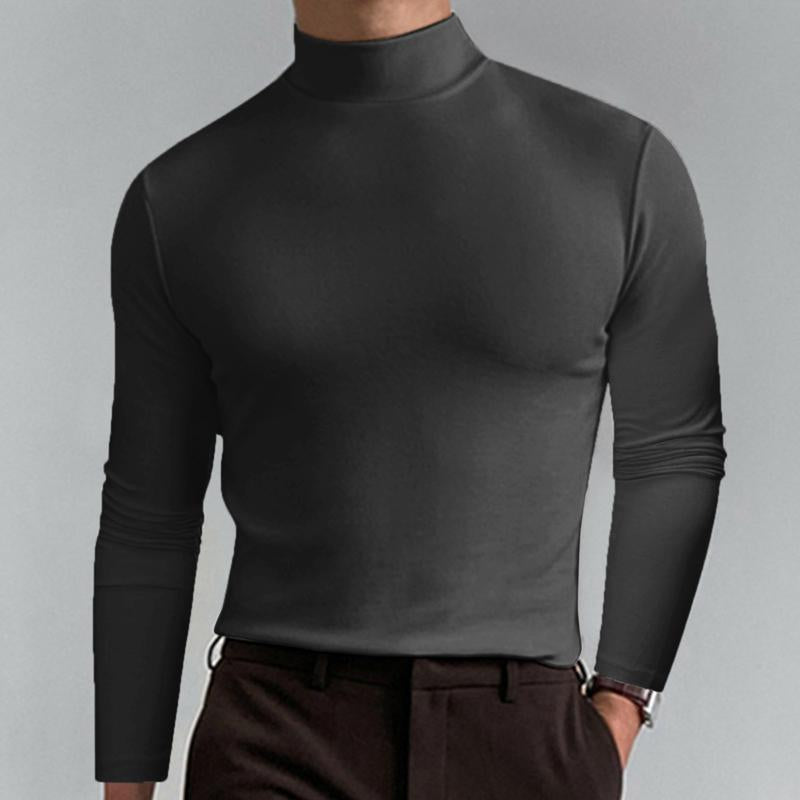 Maglie a maniche lunghe a collo alto di uomini casuali