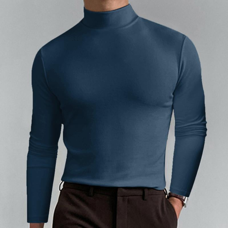 Maglie a maniche lunghe a collo alto di uomini casuali